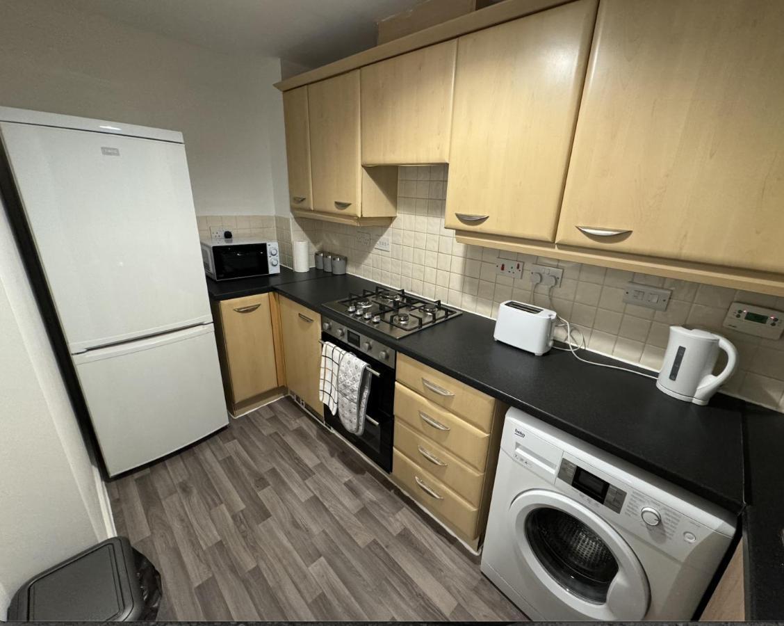 Вилла Modern Townhouse - 3 Bed 2.5 Bath 2 Private Gated Parking Веллингборо Экстерьер фото